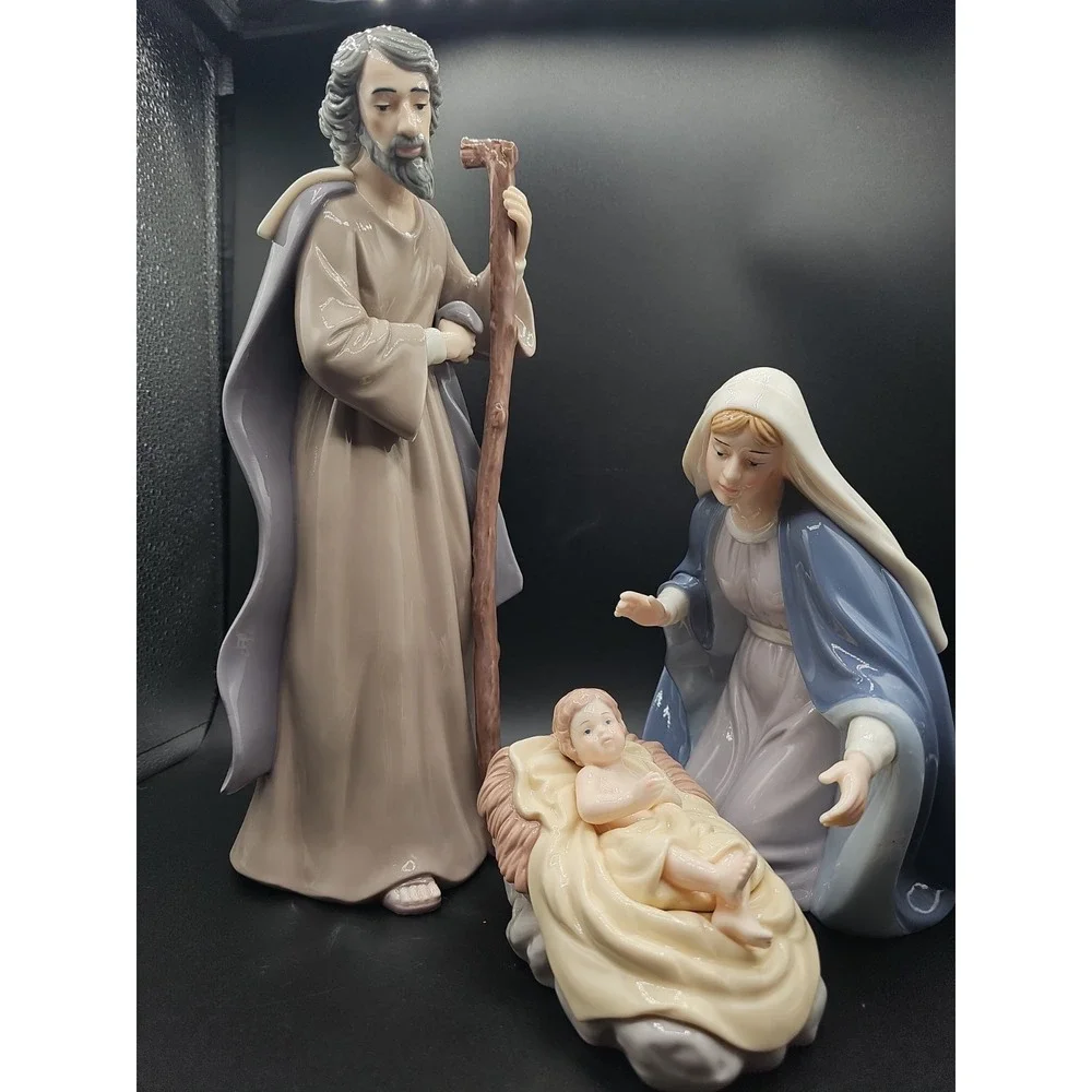 Grandeur Noel 2002 Holy Family Large Porcelain Nativity Set Collector's Edition